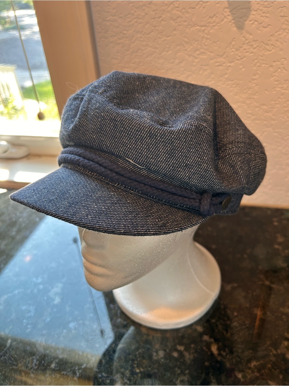 Brixton Cotton/Linen Blend Page Boy Baker Boy Cap. Denim look. 7 1/4. EUC.